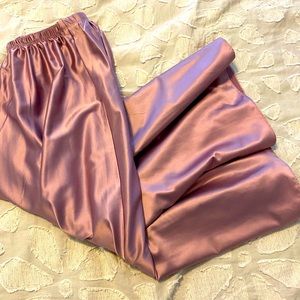 Midi silky skirt with elastic waistband